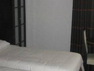 Kyriad Centre - Parc Des Expositions 3*